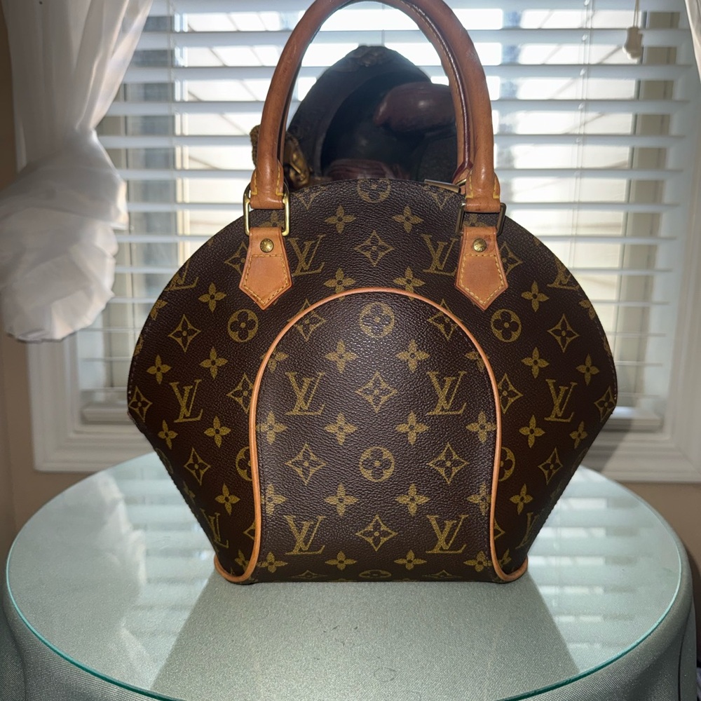 Louis Vuitton Ellipse